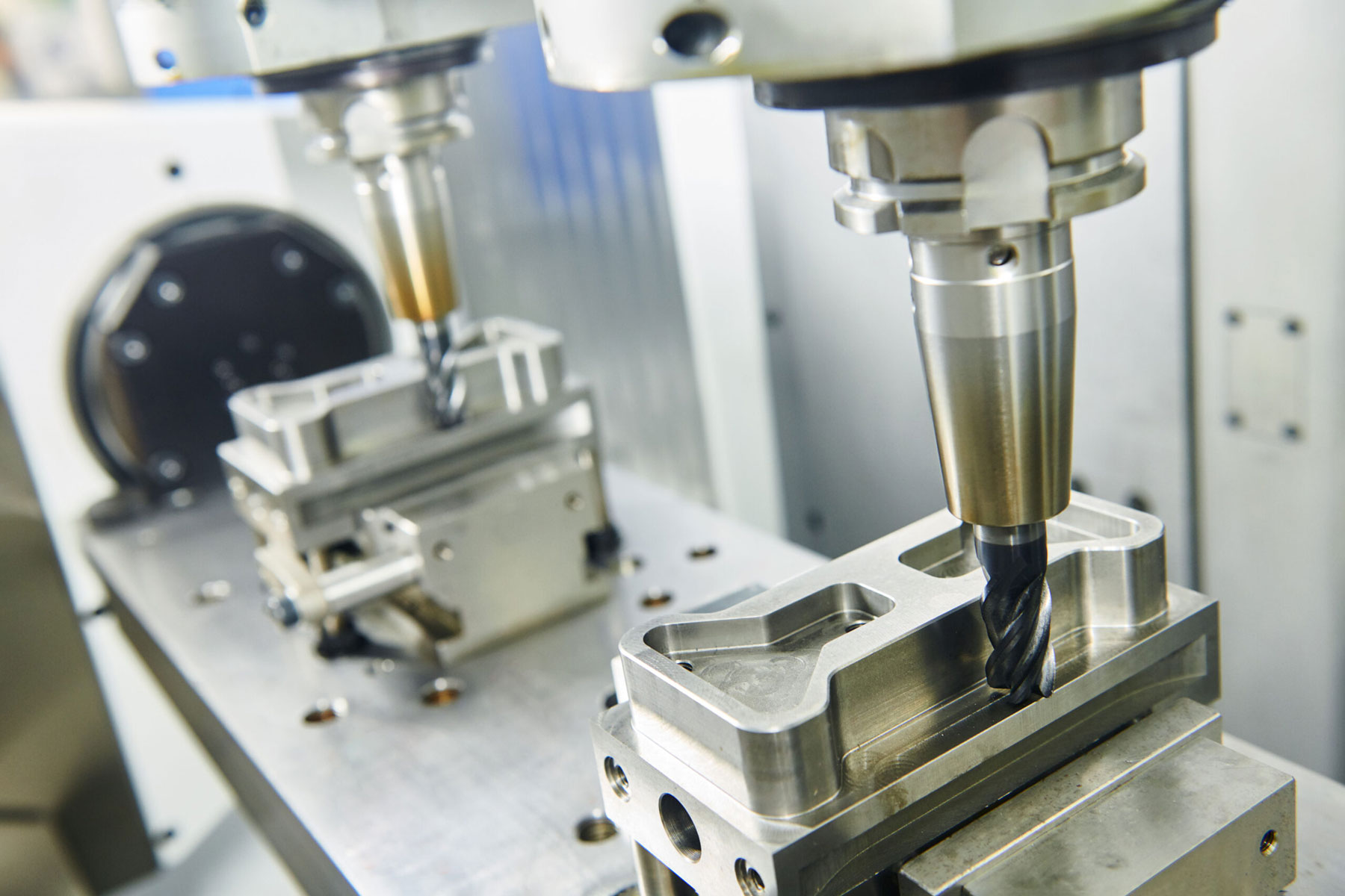 Shrink-lock toolholders are known for their superior balance, but it’s still a good idea to verify this, especially in critical applications. (Photo courtesy of Techniks)