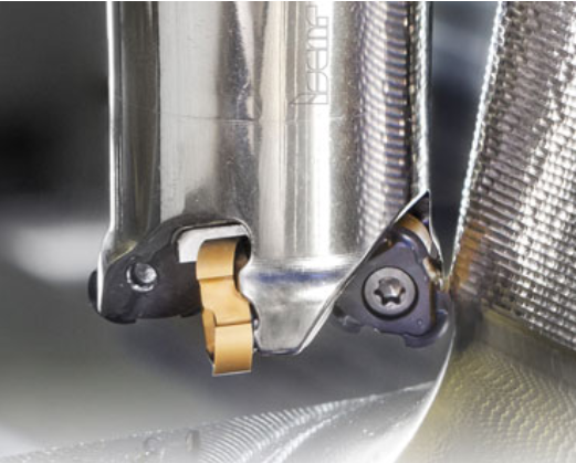 (Fig. 1) A TOR6MILL cutter can carry inserts in four different geometries.