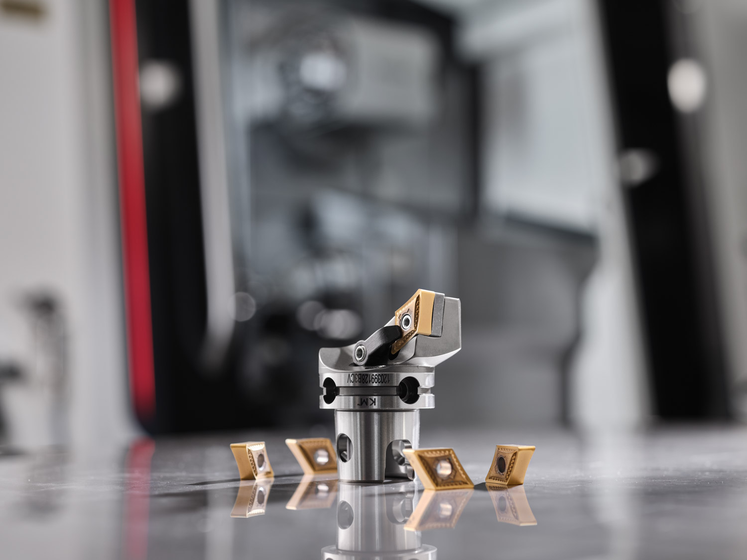 The KCU25B insert provides enhanced toughness, making it more resistant to chipping and flank wear, especially in interrupted cuts or when machining tougher materials. (Image courtesy of Kennametal)
