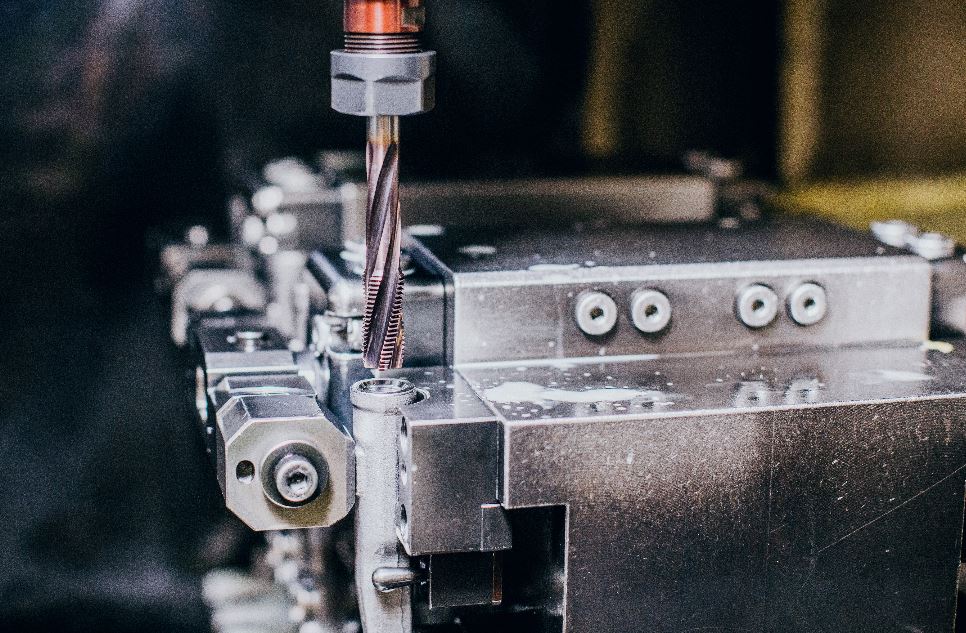 A custom carbide tap M14 x 1.5 7HX with AlTiN coating was developed specifically for ZF’s automotive pipe production to eliminate tapping issues.