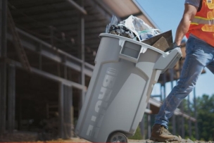 Wiping away uncertainty with Rubbermaid: When to use a disposable